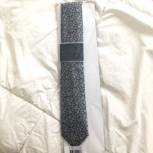 Calvin Klein floral print tie